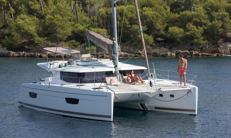 2013 Helia 44