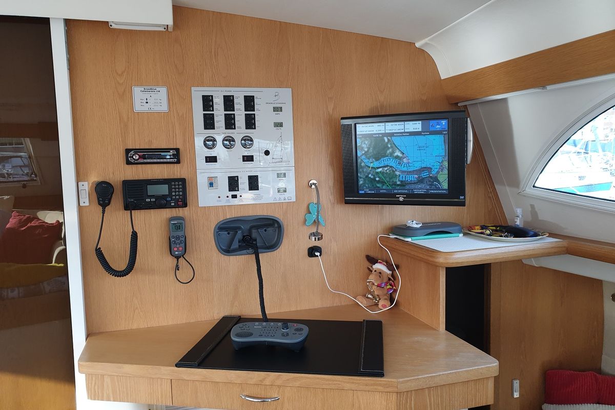 2006 BROADBLUE 385