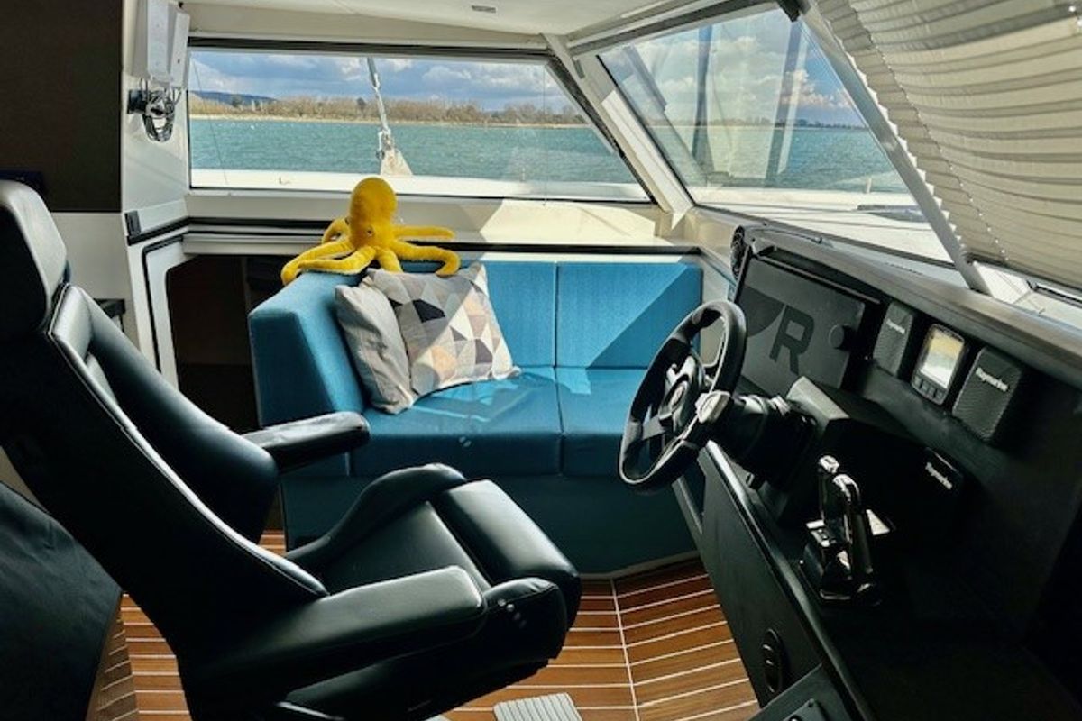 2015 RAPIER 550 BY BROADBLUE