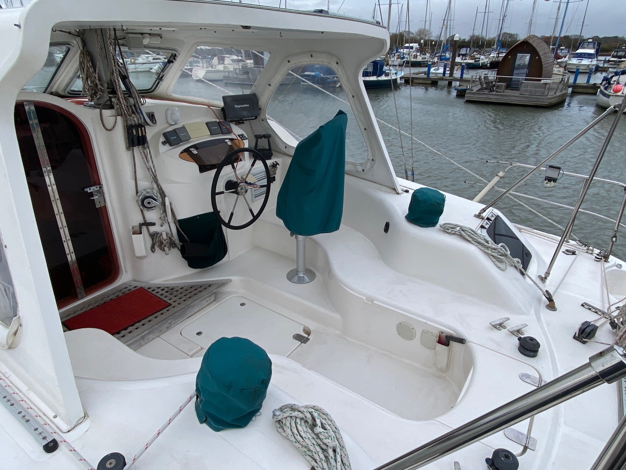 1998 Prout 38