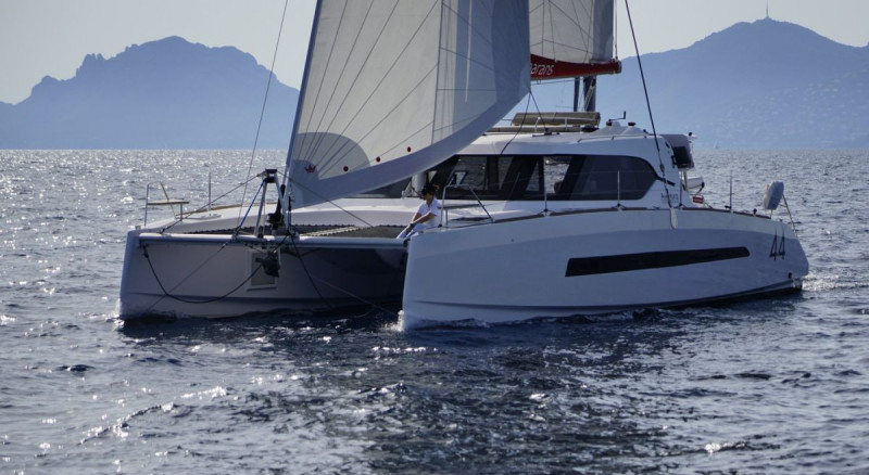 2023 Aventura 44